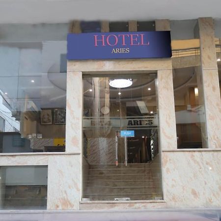 Hotel Aries New Delhi Exteriör bild