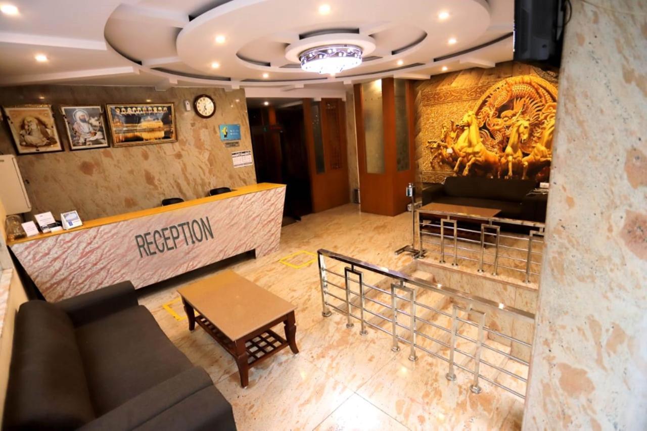 Hotel Aries New Delhi Exteriör bild