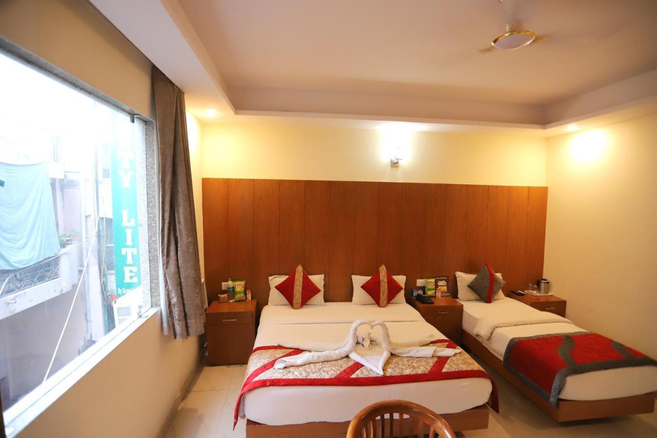Hotel Aries New Delhi Exteriör bild