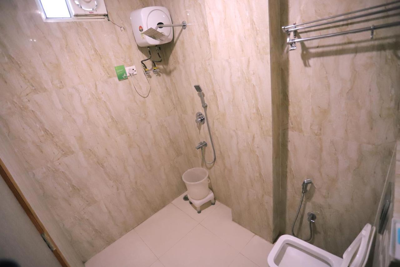 Hotel Aries New Delhi Exteriör bild